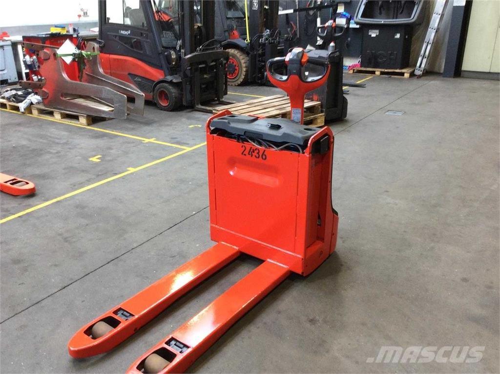 Linde T20 Pedestrian stacker