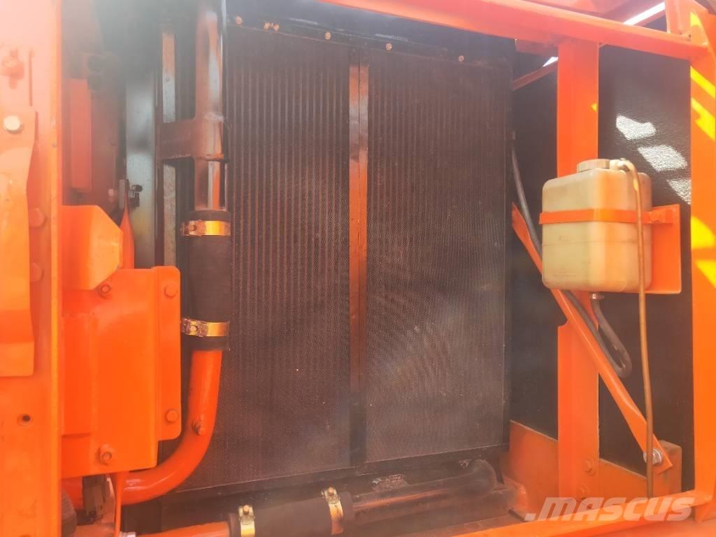 Doosan DH220LC-7 Crawler excavators