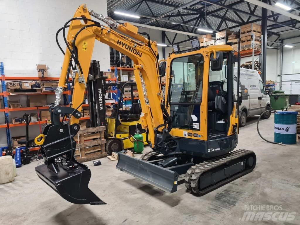 Hyundai R25-9AK Mini excavators < 7t