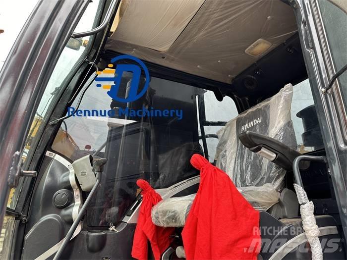Hyundai R220-9S Crawler excavators