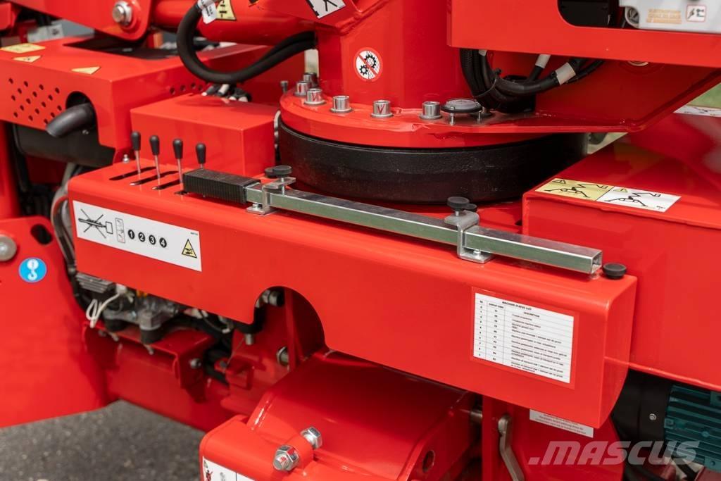 CMC S18F Articulated boom lifts