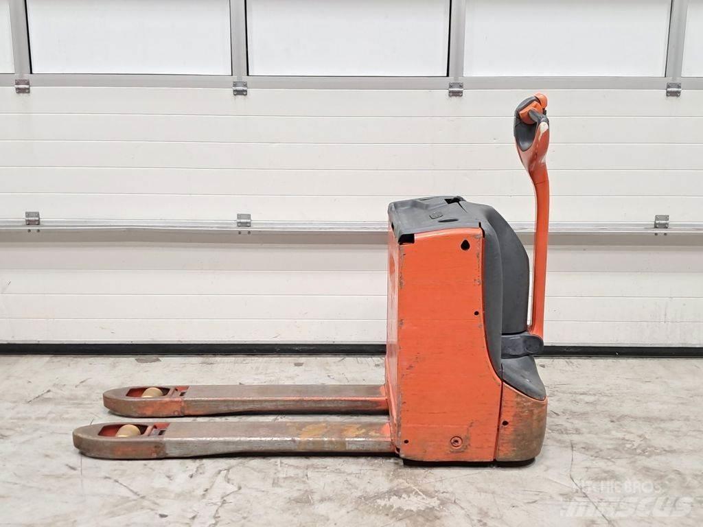 Linde T16 Hand pallet truck