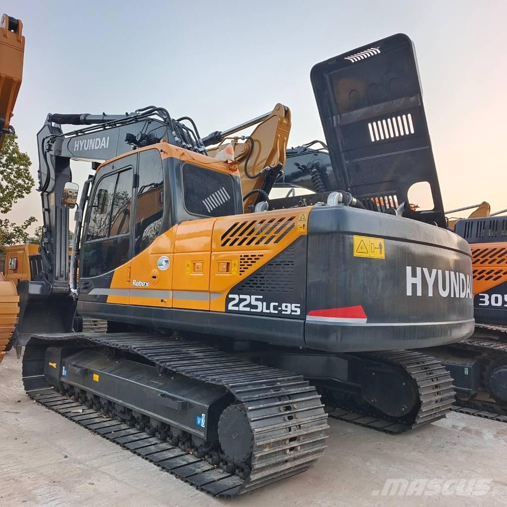 Hyundai 220LC-9T Crawler excavators