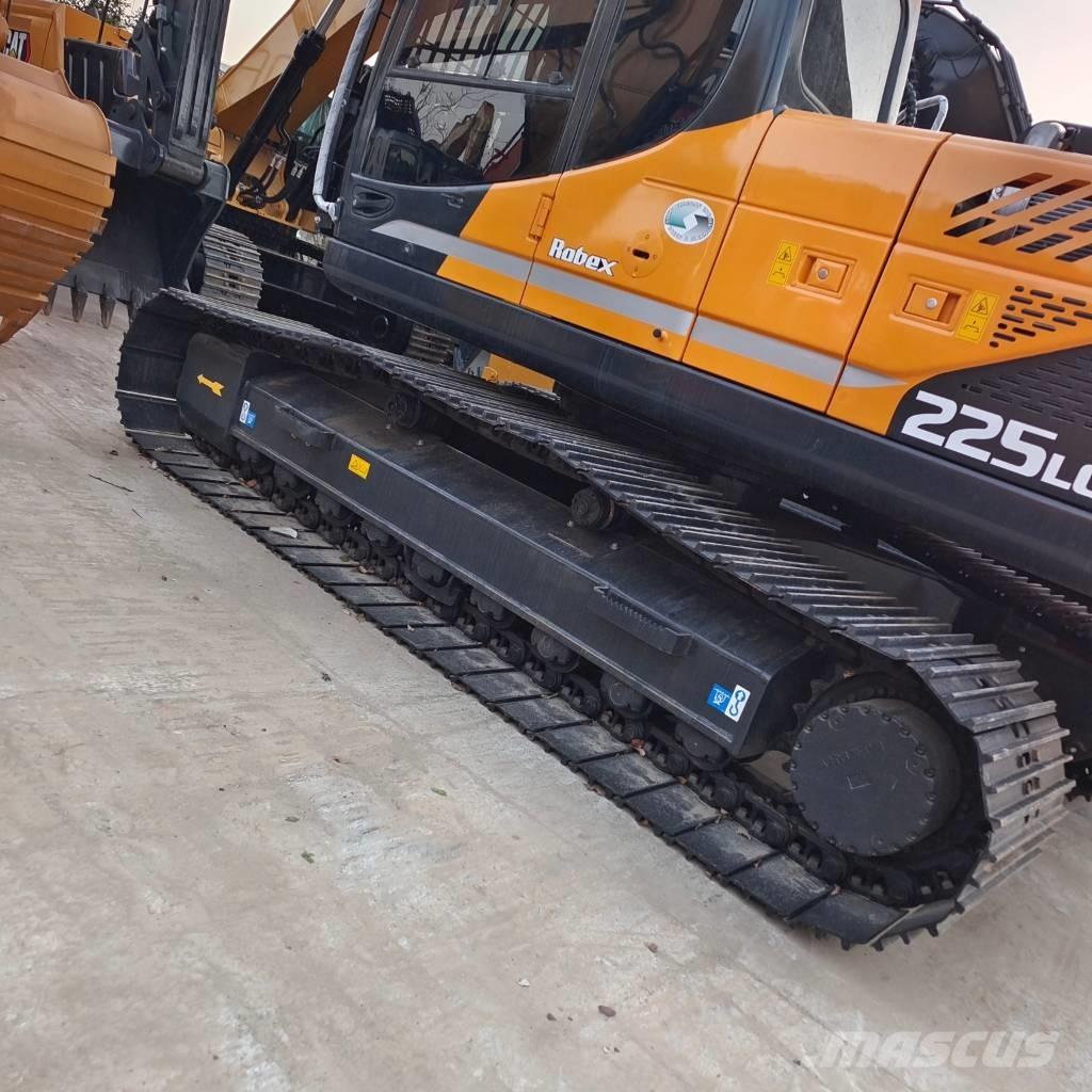 Hyundai 220LC-9T Crawler excavators