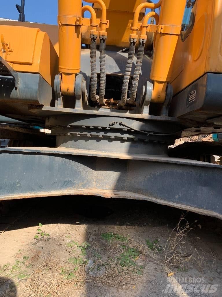 Hyundai 305LC-9T Crawler excavators