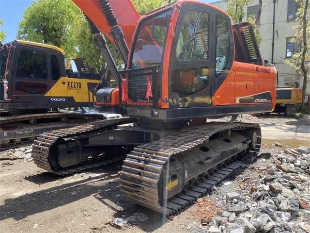 Doosan DX 225 LC Crawler excavators
