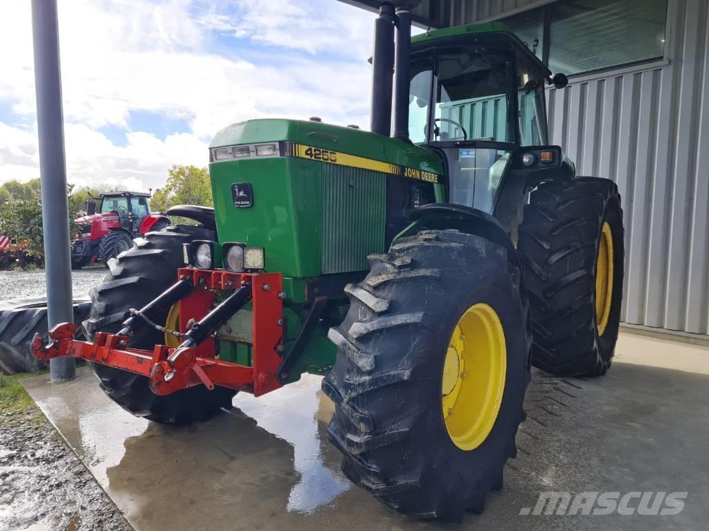 John Deere 4255 Tractors