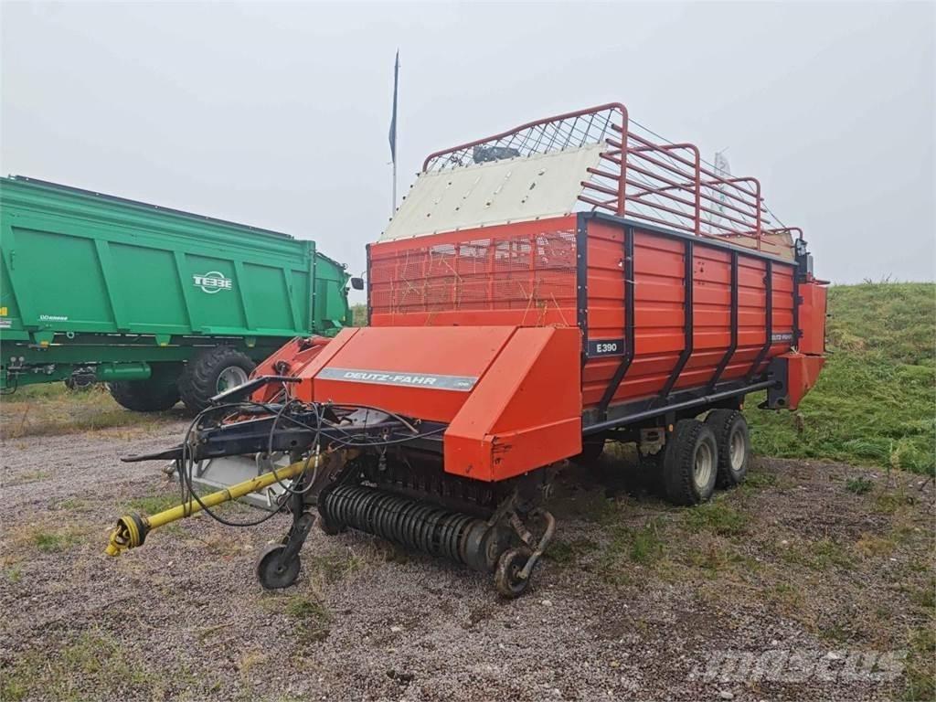 Deutz-Fahr E390 Self loading trailers