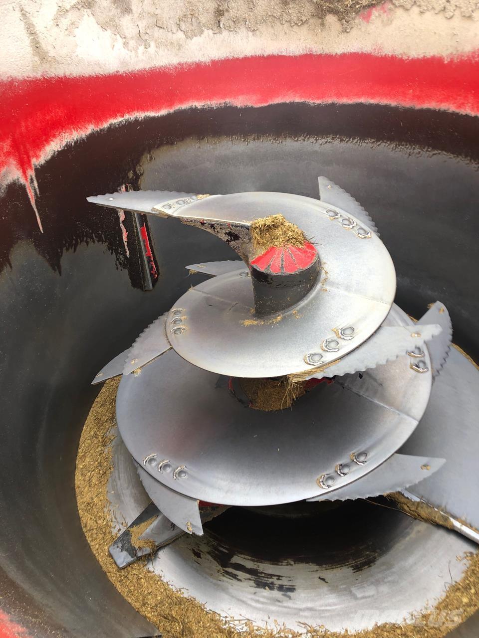 Vicon AVM 12 Feeders