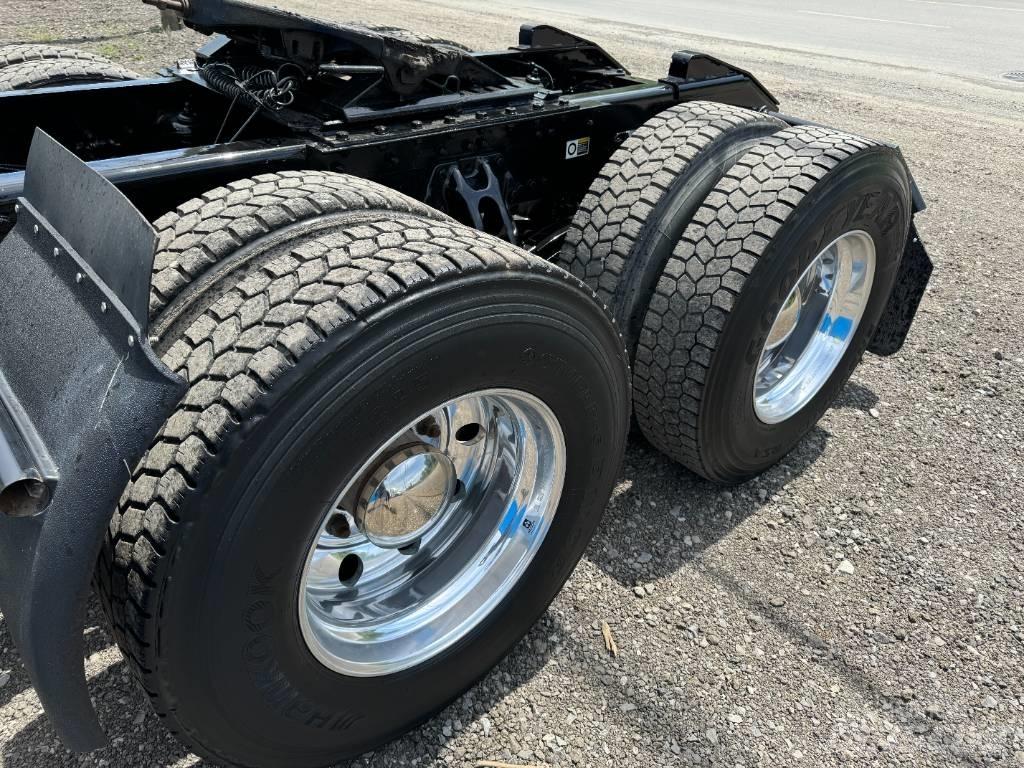 Kenworth T 680 Truck Tractor Units