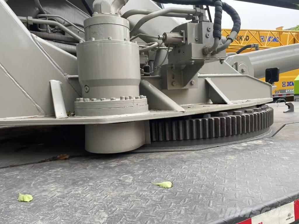 Zoomlion 25 Ton All terrain cranes