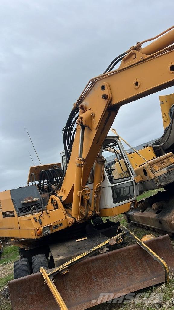 Liebherr A 922 Radiators