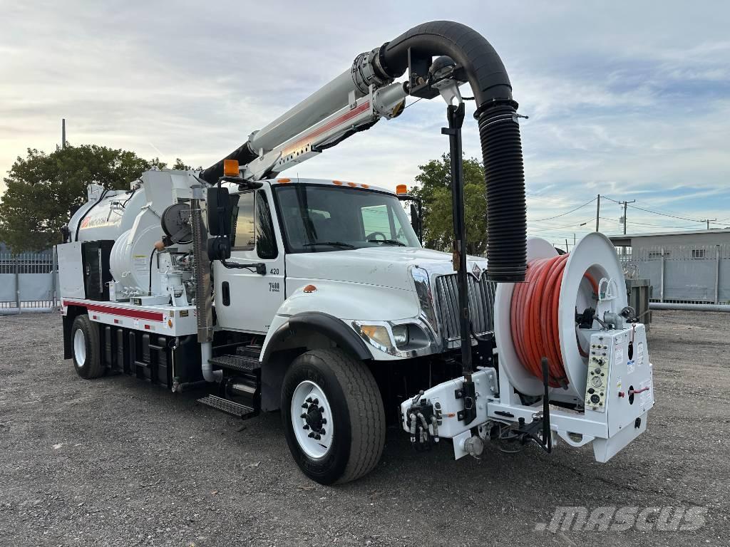 International 7400 Sewage disposal Trucks