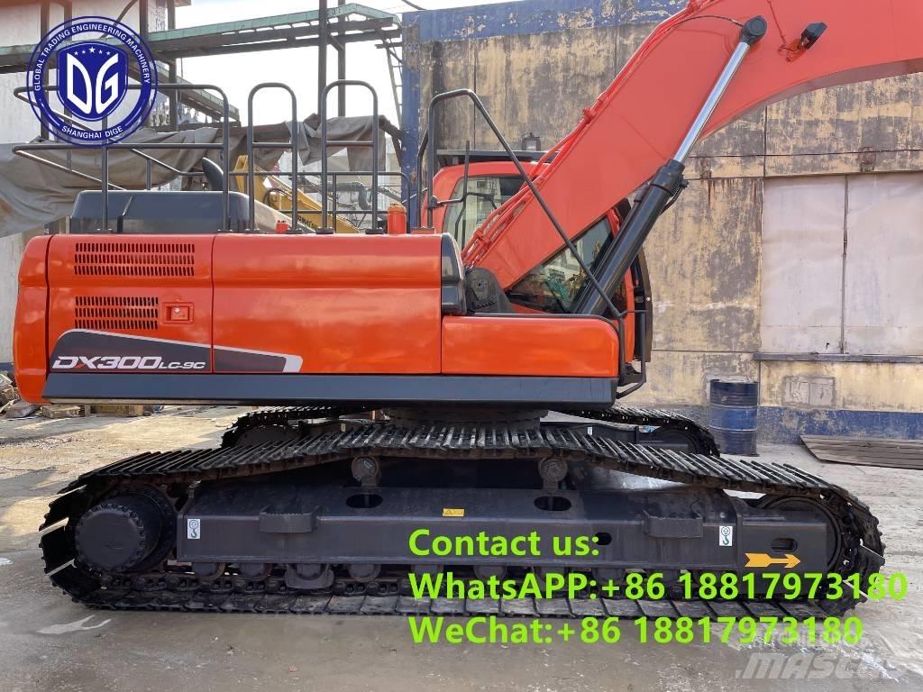 Doosan DX 300 LC Crawler excavators