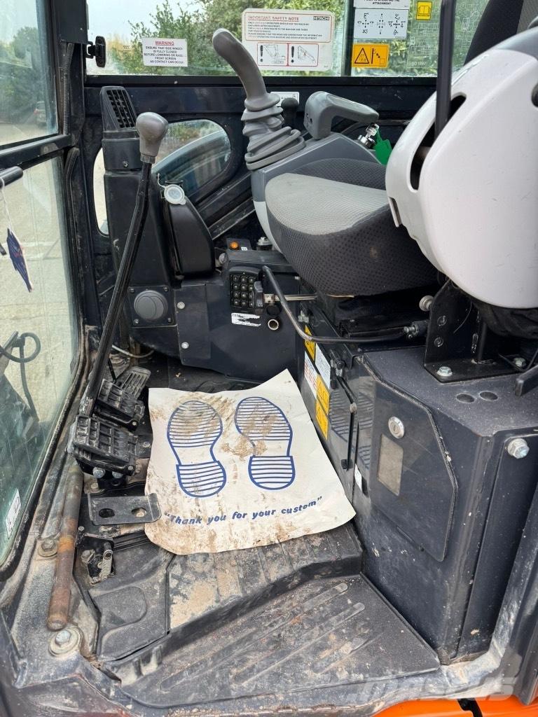 Hitachi zx26 Mini excavators < 7t