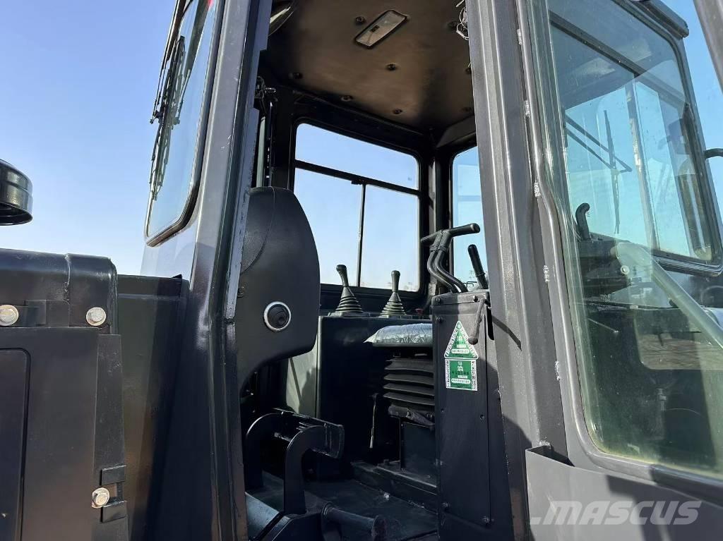 Shantui SD22 Crawler dozers