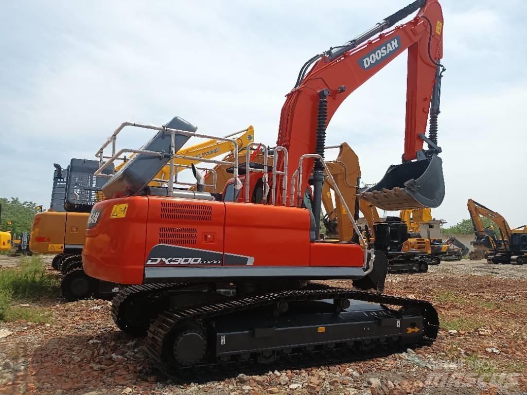 Doosan DX300LC Crawler excavators