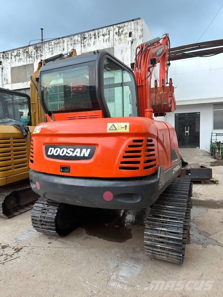 Doosan DX 60 Mini excavators < 7t