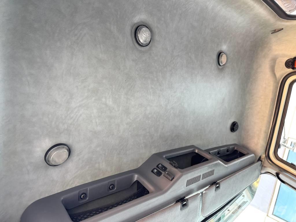 Mack GU713 Demountable trucks