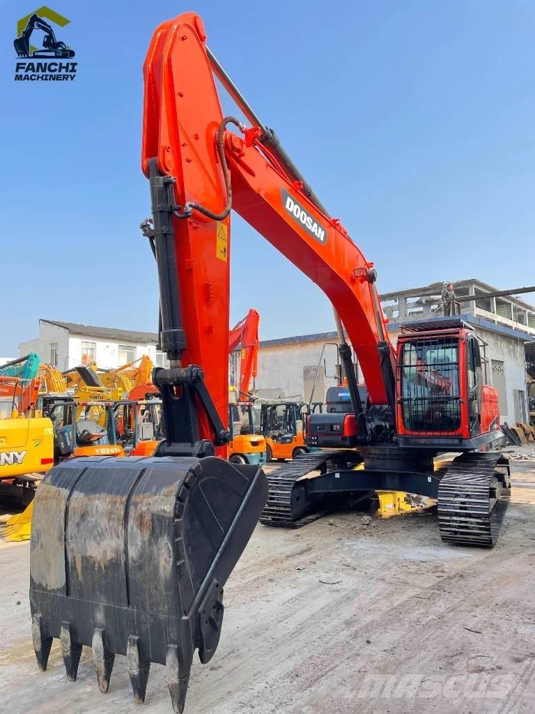 Doosan DX 300 LCA Crawler excavators