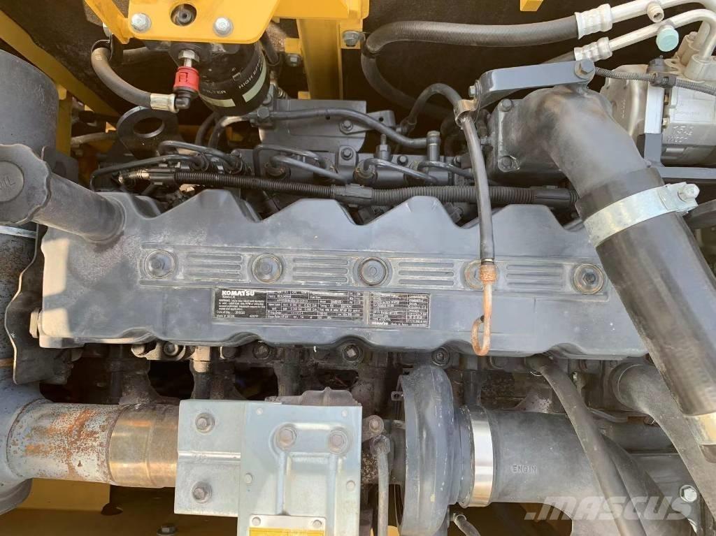 Komatsu PC 220-8 Midi excavators  7t - 12t