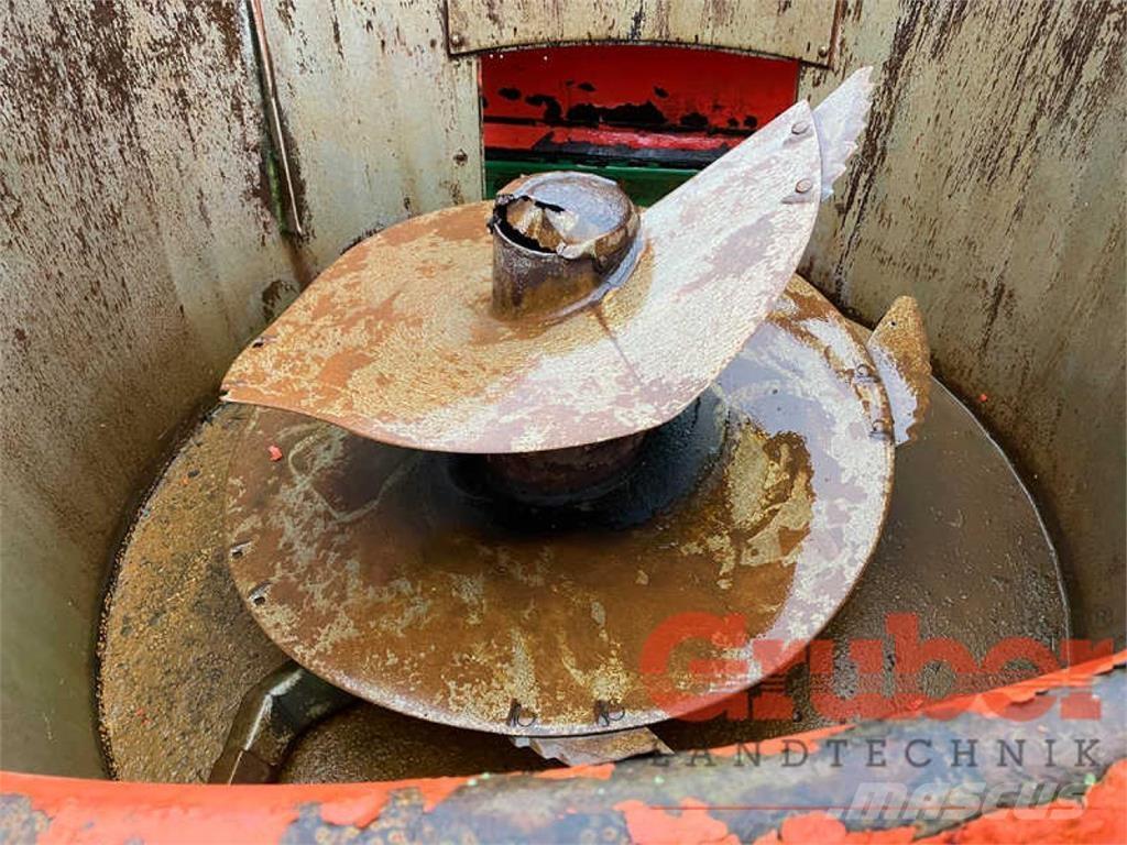 Kuhn EVV 181 Mixer feeders