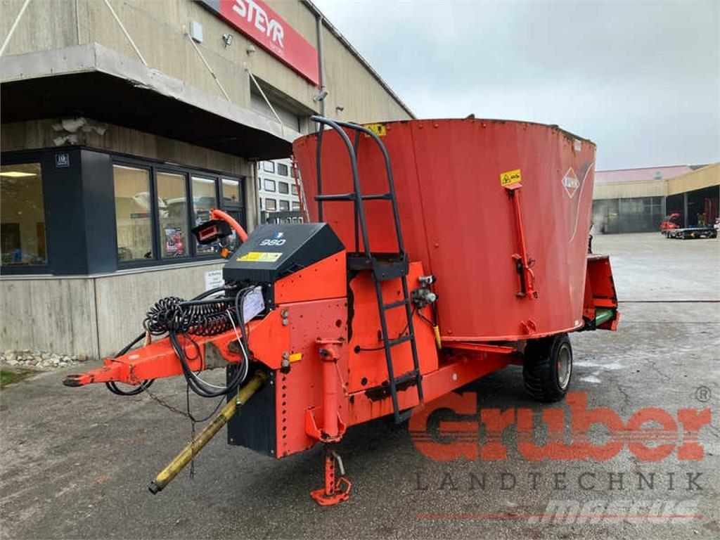 Kuhn EVV 181 Mixer feeders