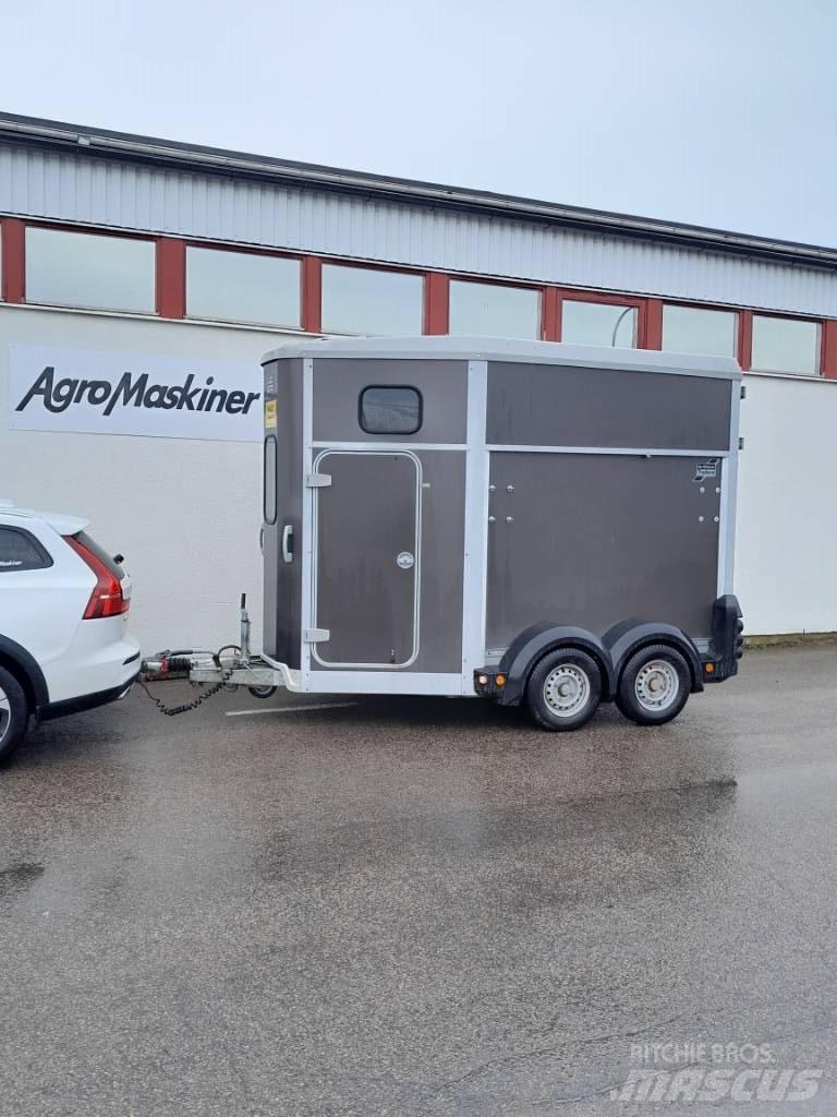 Ifor Williams HB 506 Livestock carrying trailers