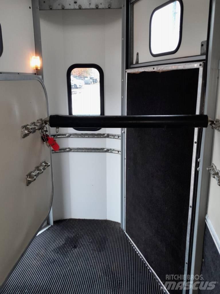 Ifor Williams HB 506 Livestock carrying trailers