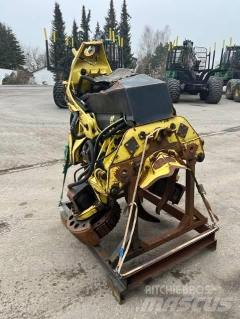 John Deere H480C Harvester heads