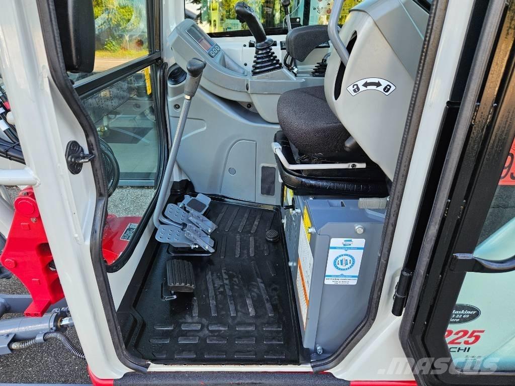 Takeuchi TB 225 Mini excavators < 7t
