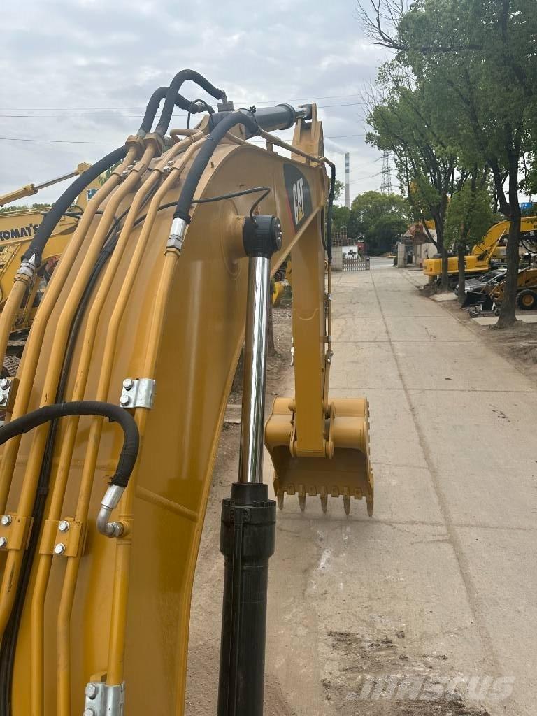 CAT CAT330D Midi excavators  7t - 12t