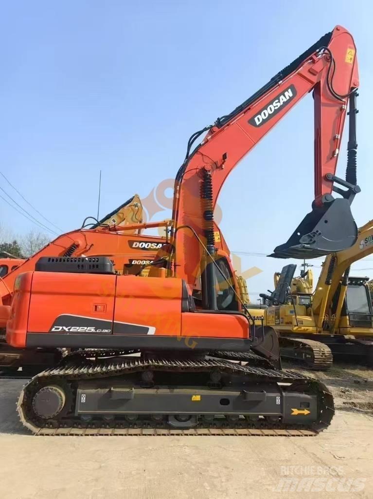 Doosan DX 225 LC Crawler excavators