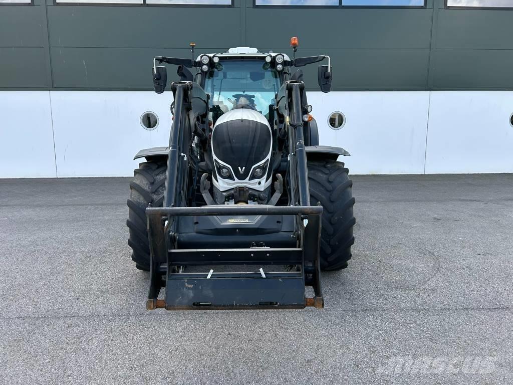 Valtra N 174 Tractors