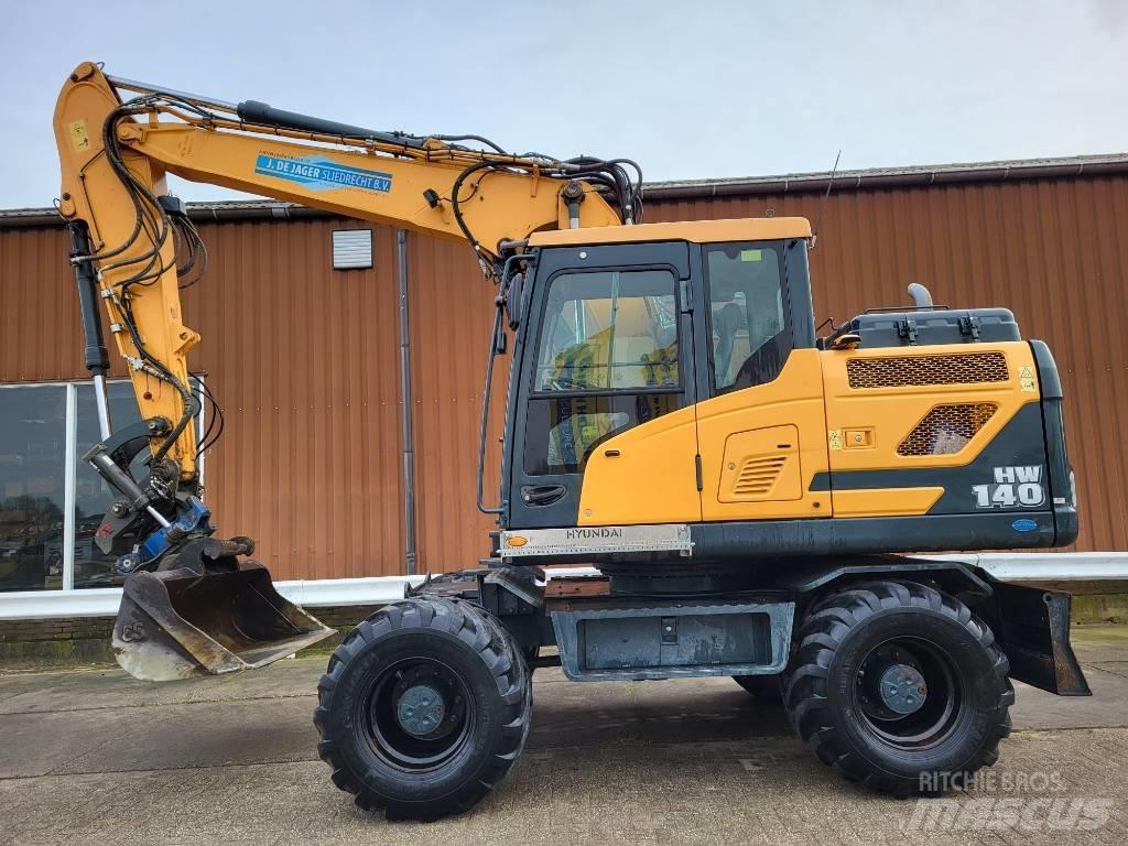 Hyundai HW 140 Wheeled excavators