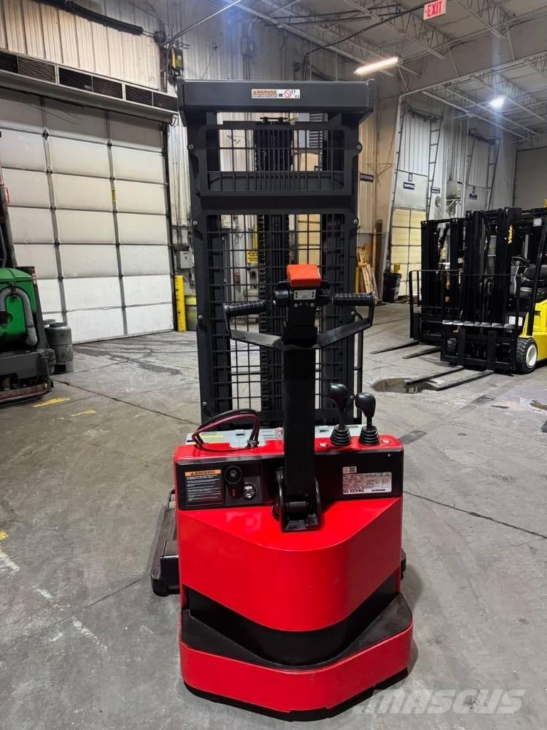 Raymond RSS40 Self propelled stackers