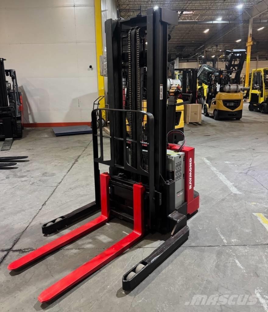 Raymond RSS40 Self propelled stackers