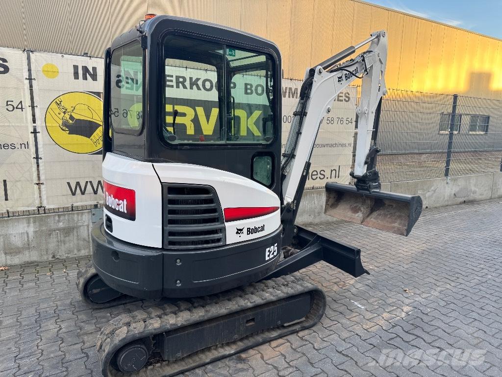 Bobcat E25 Mini excavators < 7t
