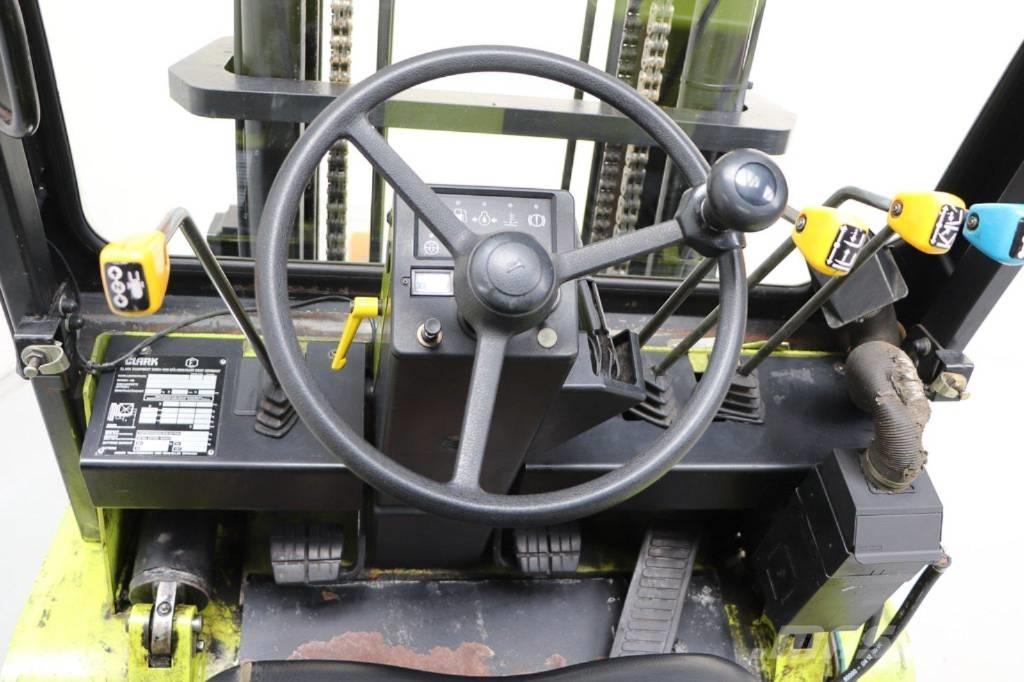 Clark GPX 40 LPG trucks