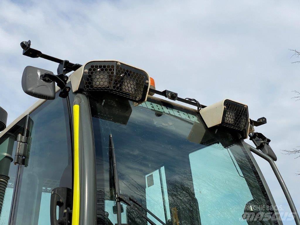 Liebherr LR 636 Crawler FEL's