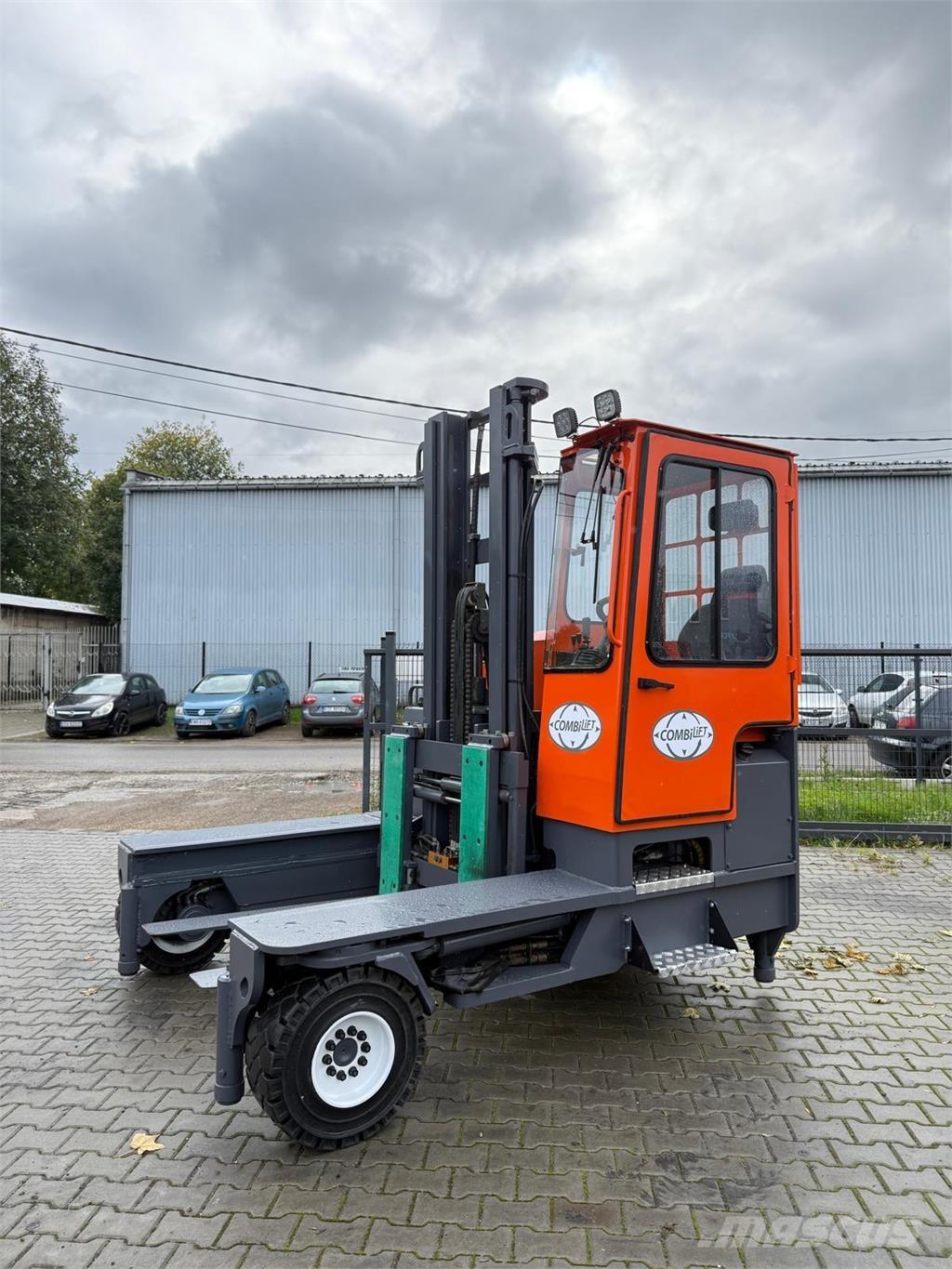 Combilift C5000 XL 4-way reach truck