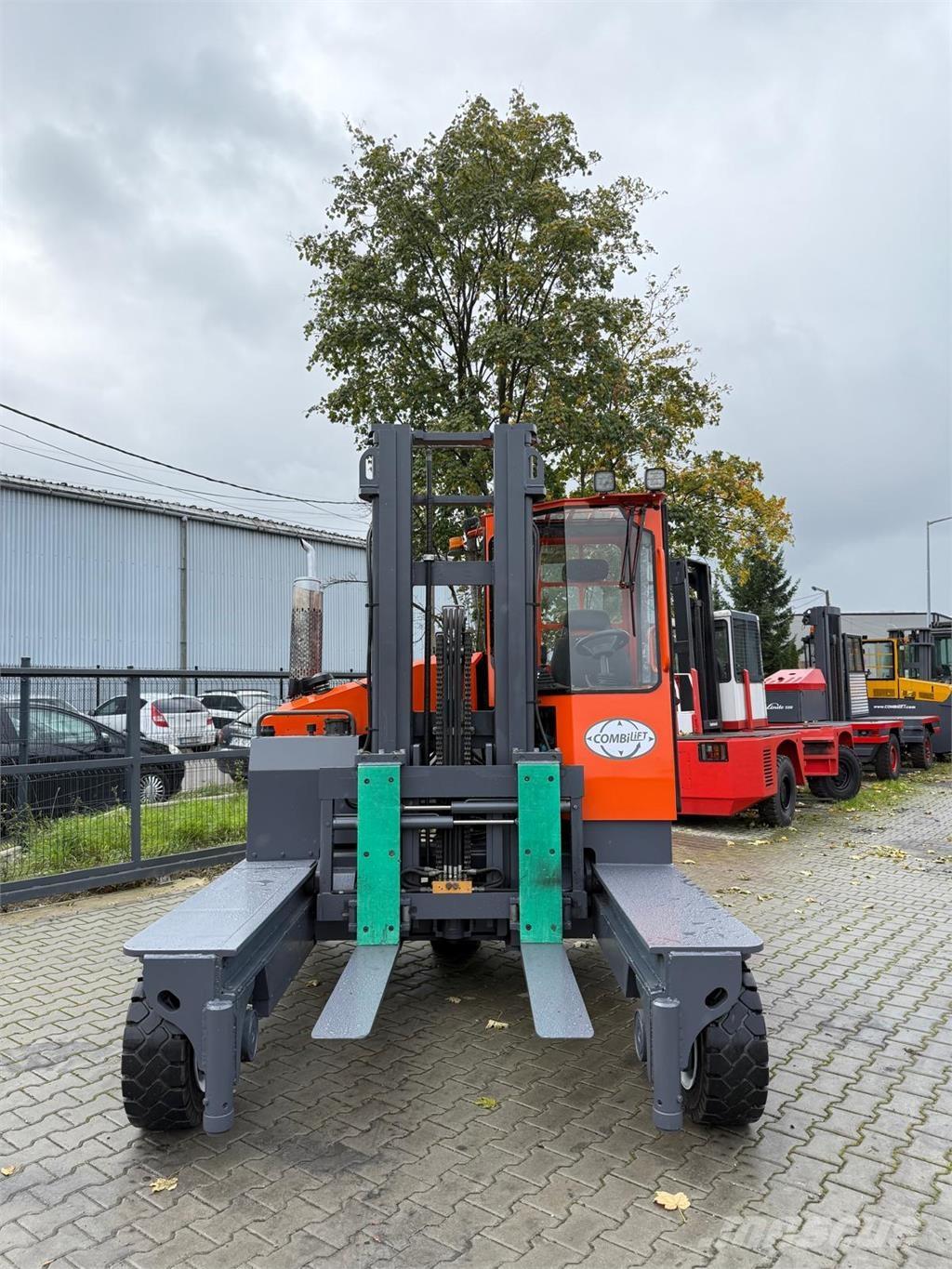 Combilift C5000 XL 4-way reach truck