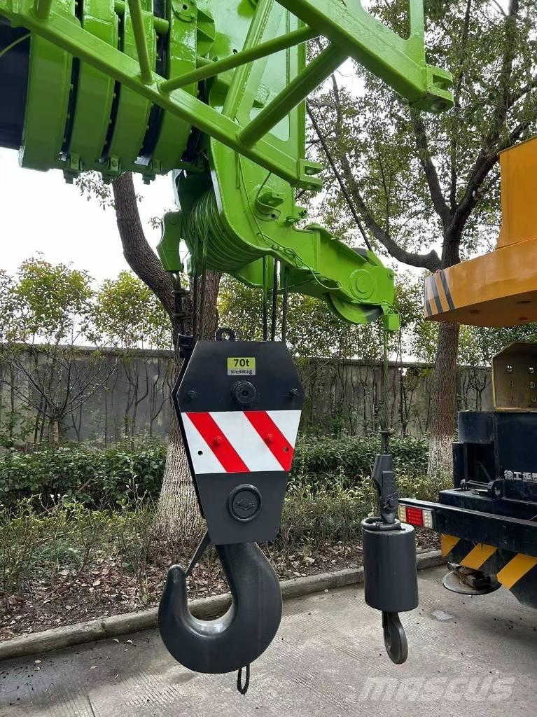 Zoomlion ZTC 700 V All terrain cranes
