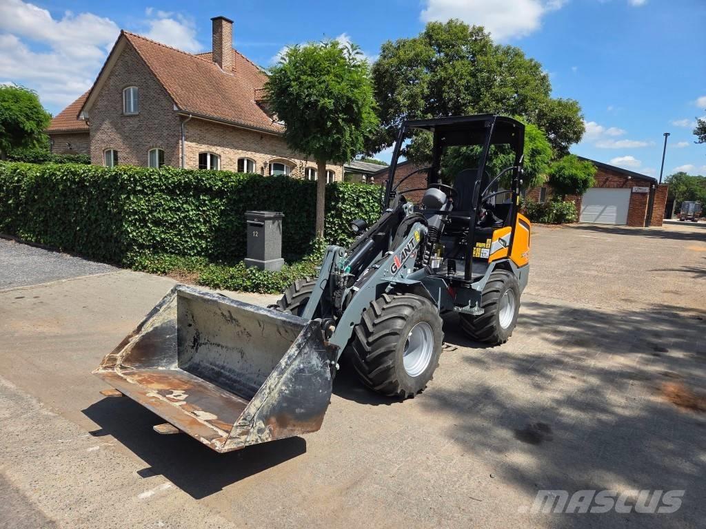 GiANT G2700HD X-TRA Multi purpose loaders