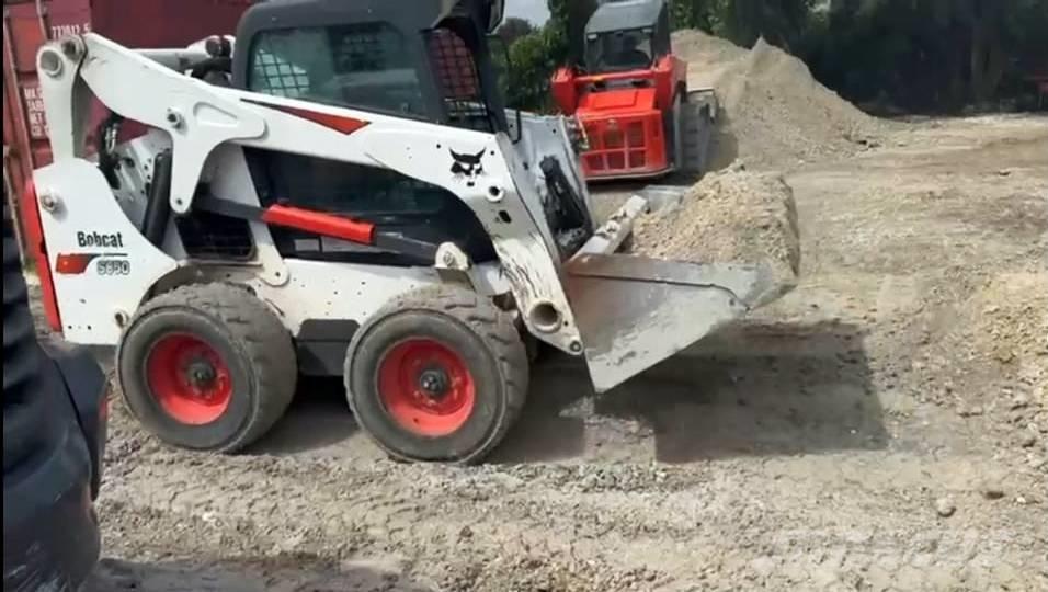 Bobcat S650 Skid steer loaders