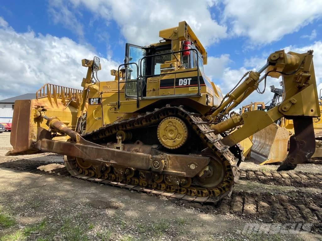 CAT D 9 T Crawler dozers