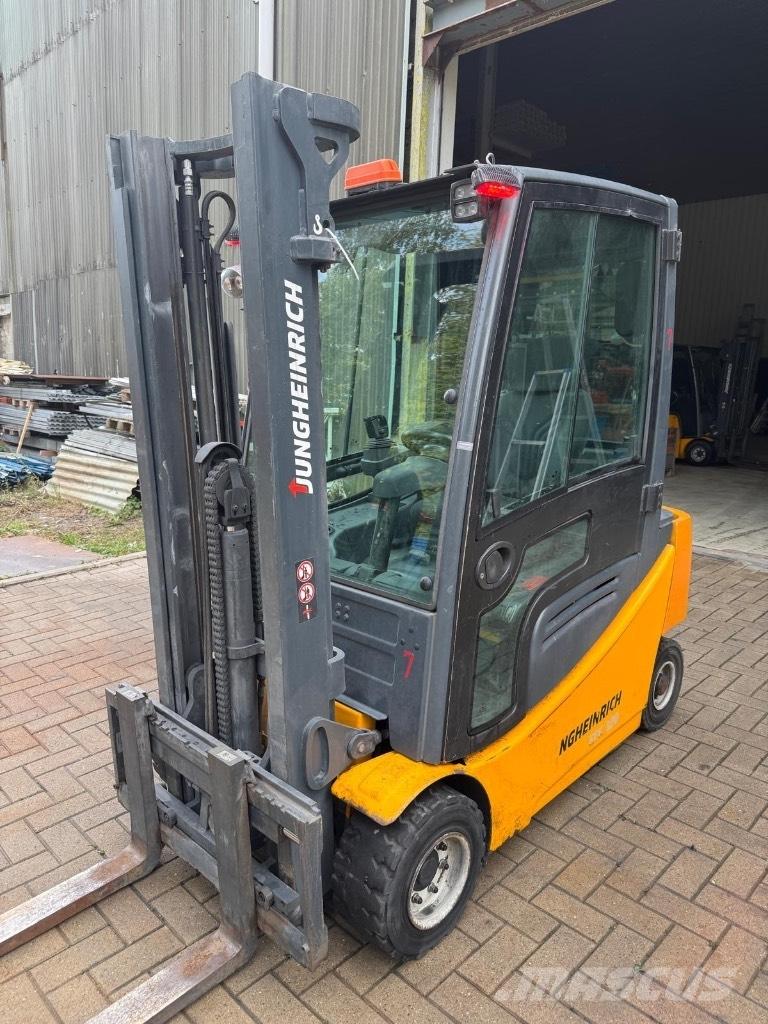 Jungheinrich EFG320 Electric forklift trucks