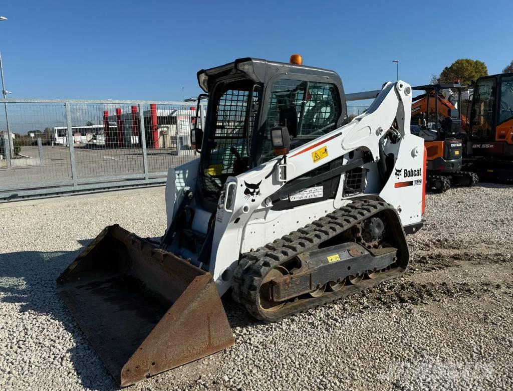 Bobcat T 590 Crawler FEL's