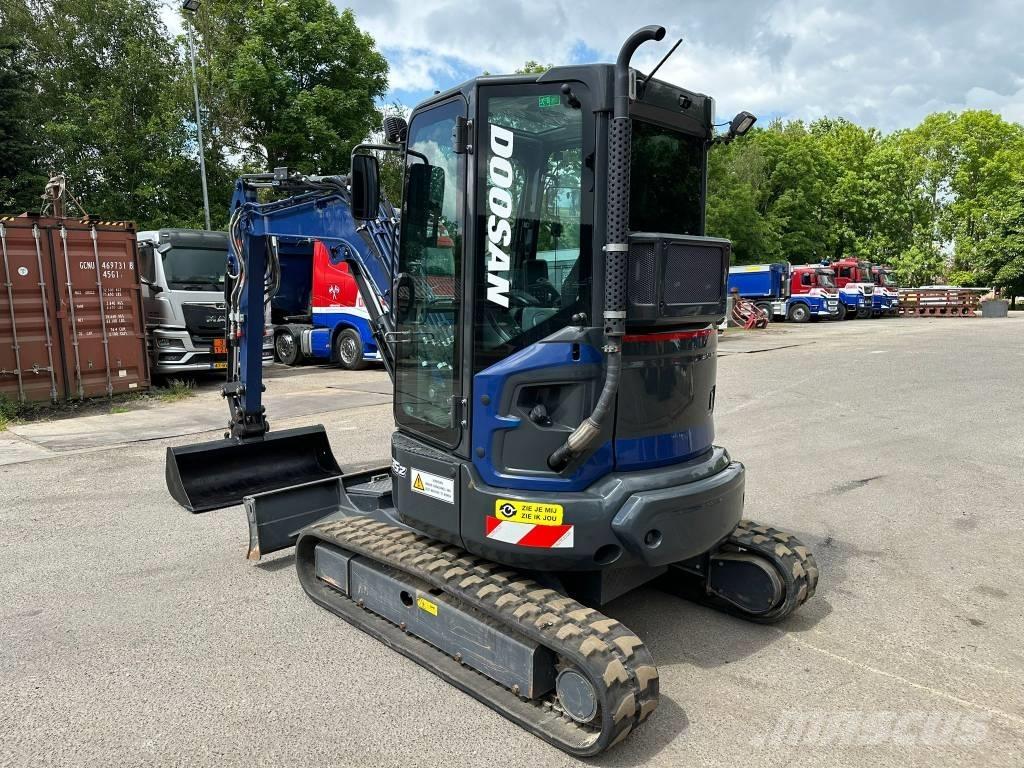 Doosan DX 35 Z Mini excavators < 7t