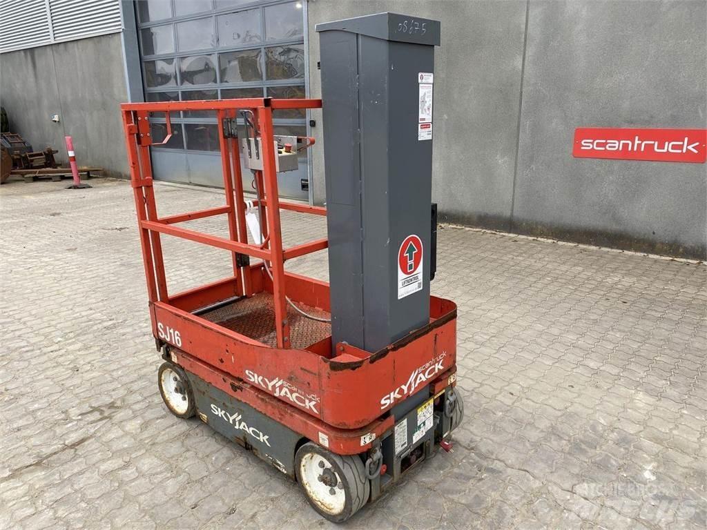 SkyJack SJ16 Vertical mast lifts